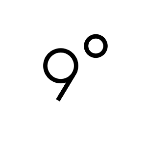 9°