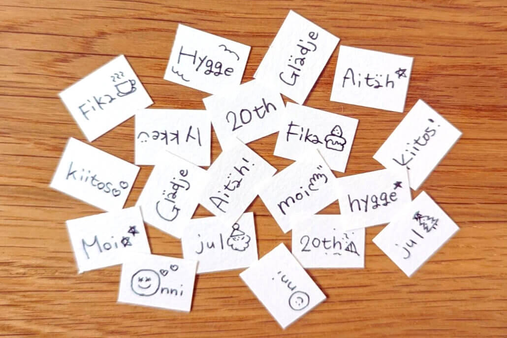 プレゼント袋に入ったサンタの手書きカード