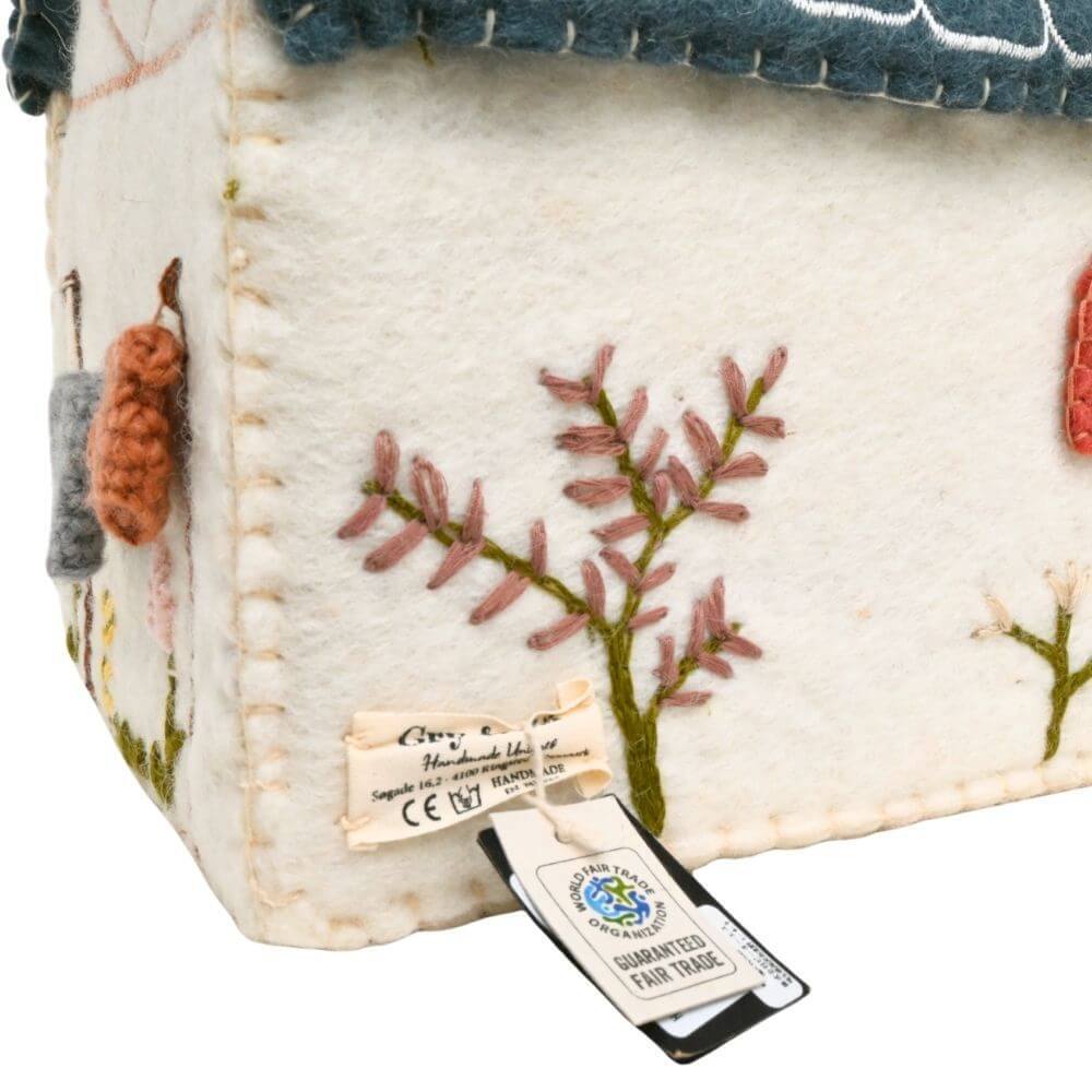 ドールハウス 青い屋根