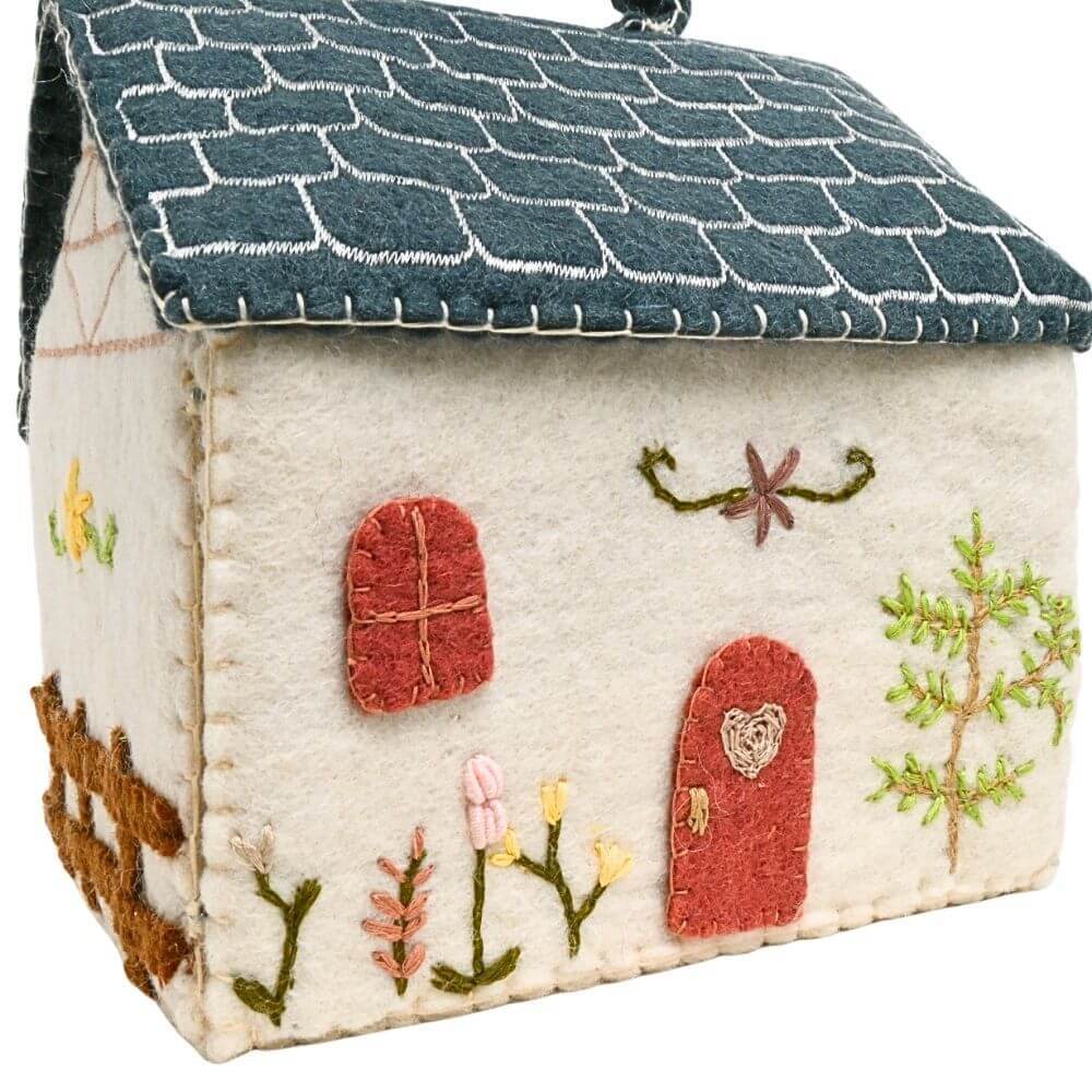 ドールハウス 青い屋根