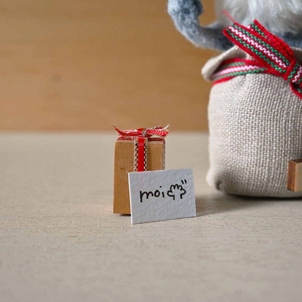 ＜★te-nori限定＞ ノルディカニッセ　おっちょこちょいサンタのクリスマスの準備セット（赤いリボンのプレゼント）