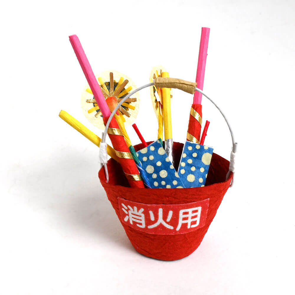 めでたや遊び　手持ち花火