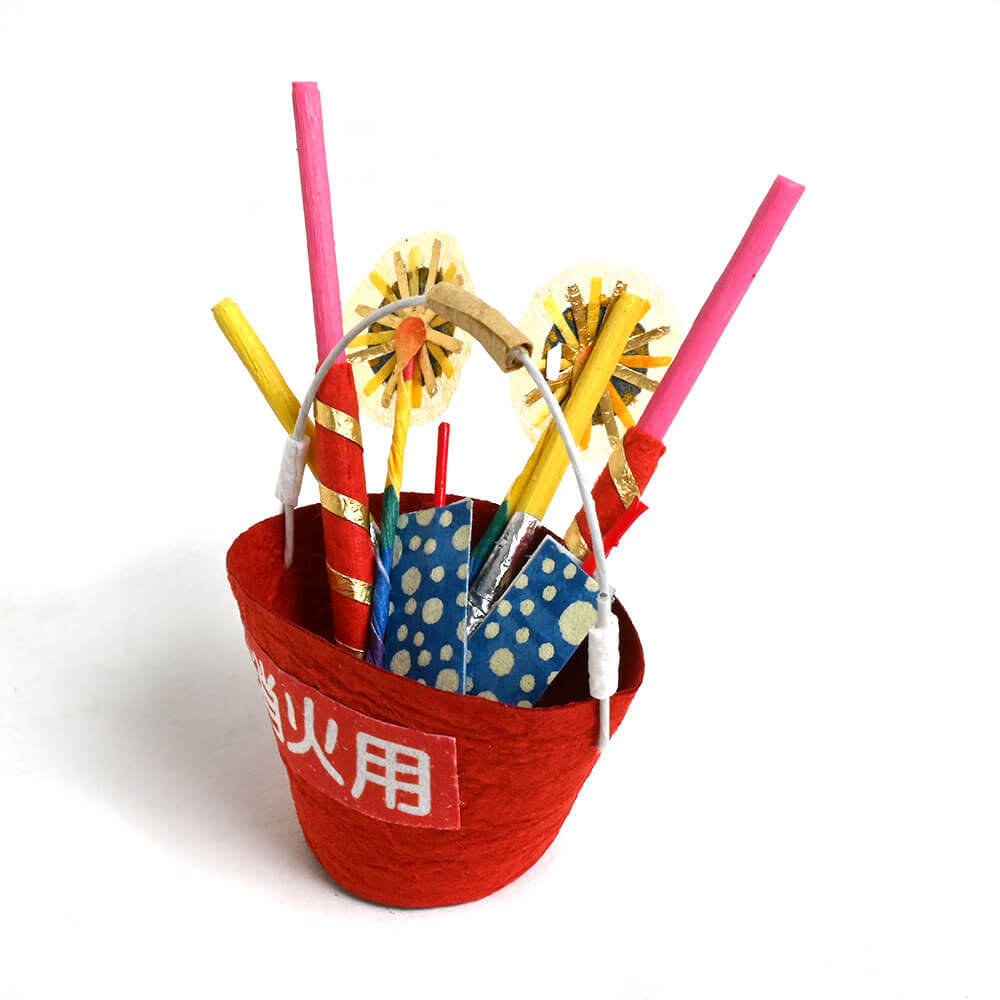 めでたや遊び　手持ち花火