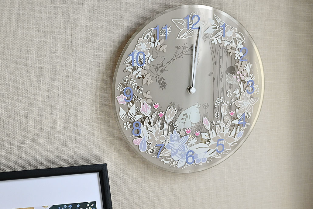 Wall clock　Moomin Picking Flowers