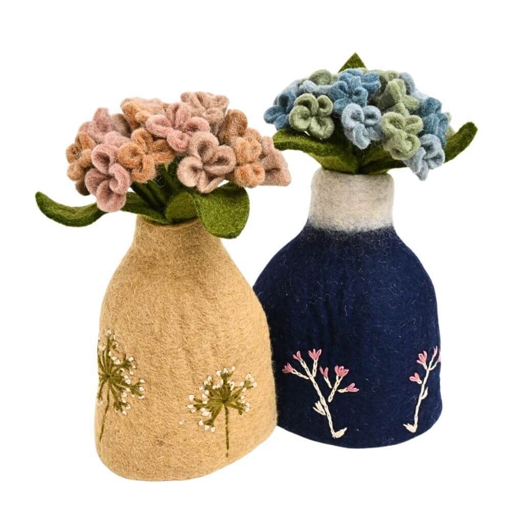 花瓶　刺繍　ライトブラウン
