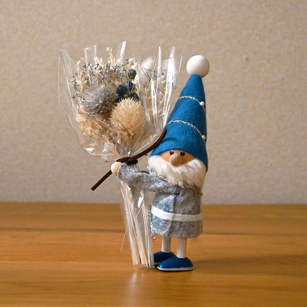 花束を届けるハグサンタ　ブルーブーケセット