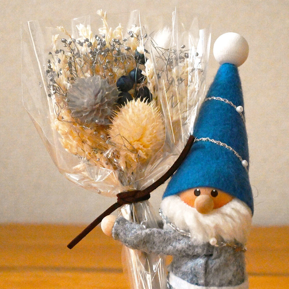 花束を届けるハグサンタ　ブルーブーケセット