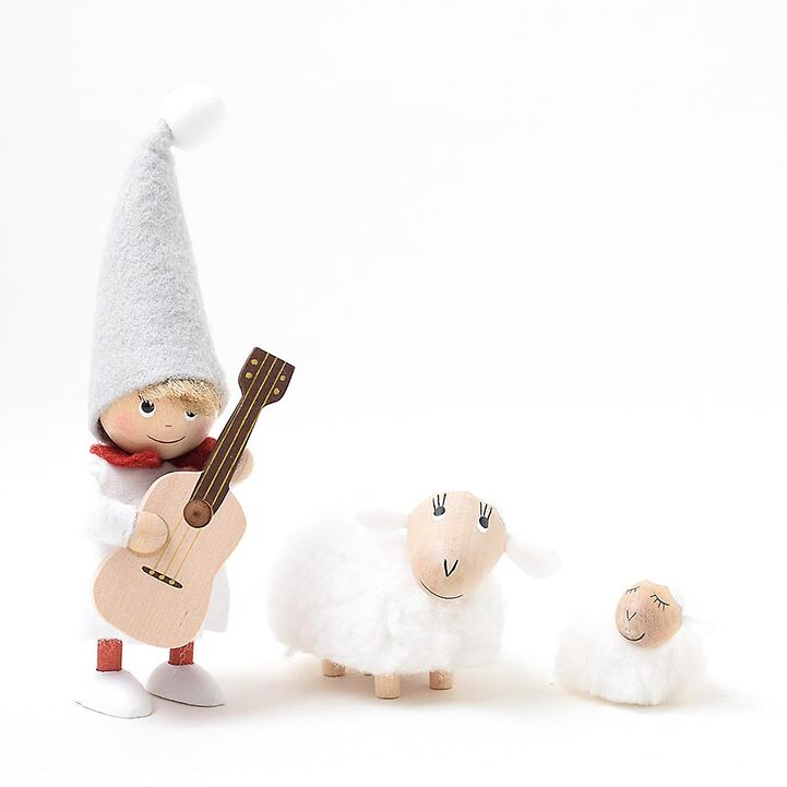 ノルディカニッセ　クリスマスを過ぎても飾れるニッセと羊のセット