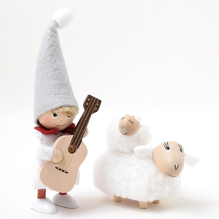 ノルディカニッセ　クリスマスを過ぎても飾れるニッセと羊のセット
