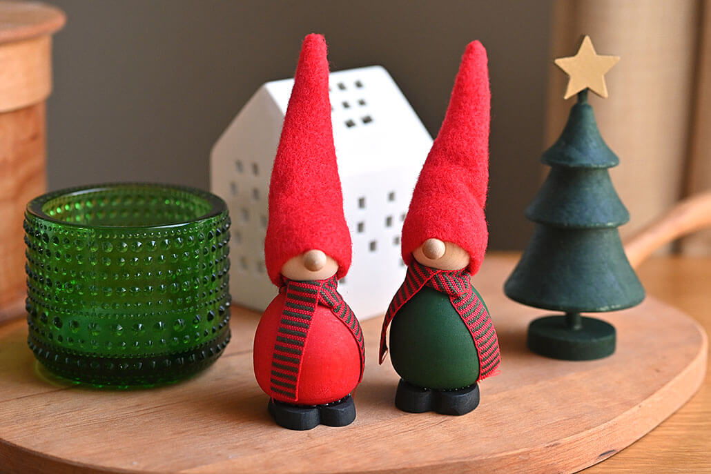 トムテビクター　レッド