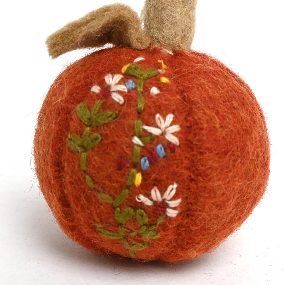 カボチャ　刺繍　ラスティレッド