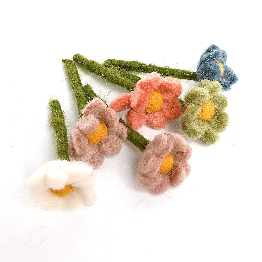 ＜★te-nori限定＞ ノルディカニッセ　かわいいお花の贈りもの。ハグサンタさんと幸せのミニチュアフラワーバスケットセット