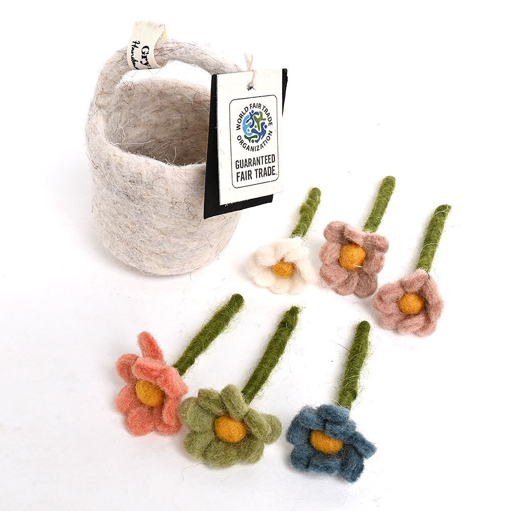 ＜★te-nori限定＞ ノルディカニッセ　かわいいお花の贈りもの。ハグサンタさんと幸せのミニチュアフラワーバスケットセット