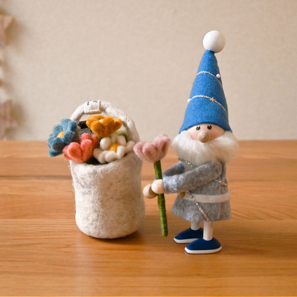 ＜★te-nori限定＞ ノルディカニッセ　かわいいお花の贈りもの。ハグサンタさんと幸せのミニチュアフラワーバスケットセット