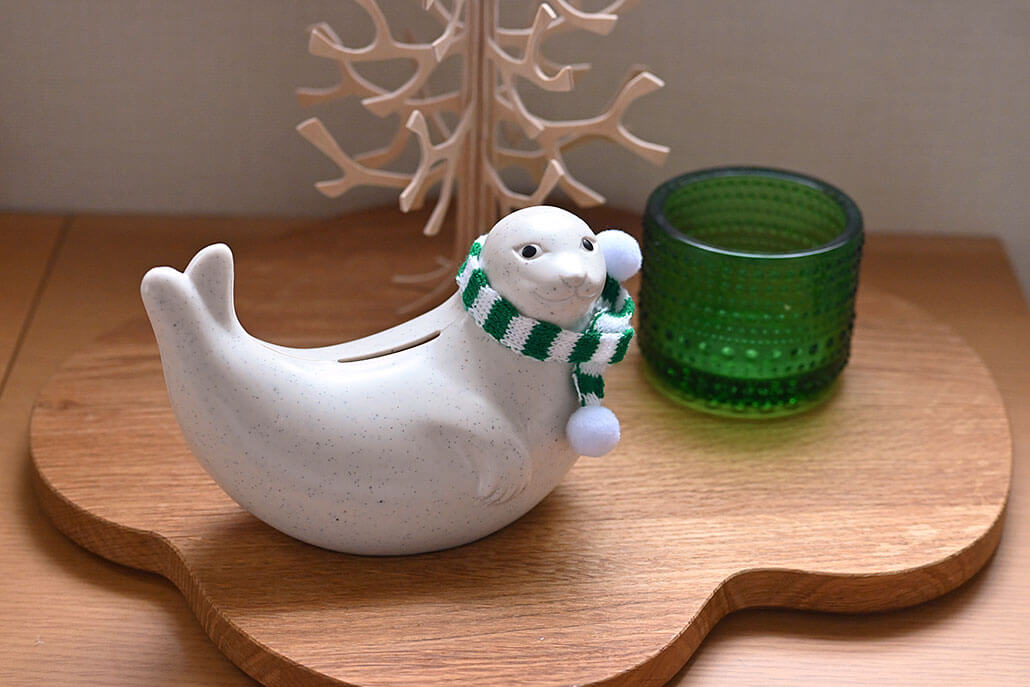 <2025限定> マフラー付きアザラシ貯金箱(グリーン & ホワイト)