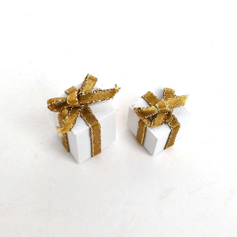 ＜★te-nori限定＞ ノルディカニッセ　おっちょこちょいサンタのクリスマスの準備セット（ゴールドリボンのプレゼント）